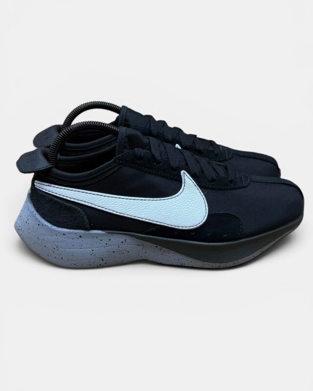 Nike Moon Racer